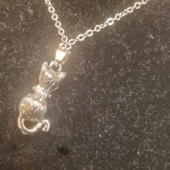 New Kitty Cat Charm Blue Crystal Silver Necklace. - Picture 10 of 14